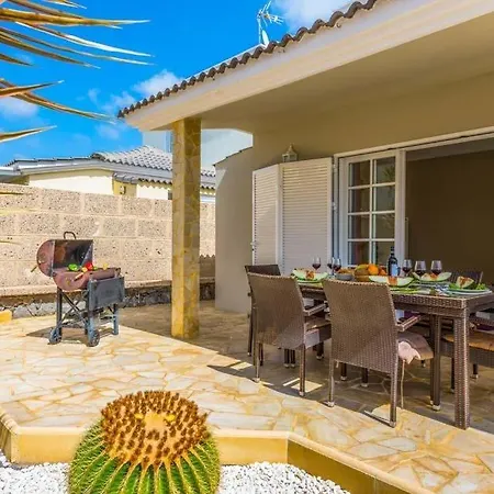 Villa Playa De Fanabe Sleeps 6 Pool Air Con Wifi