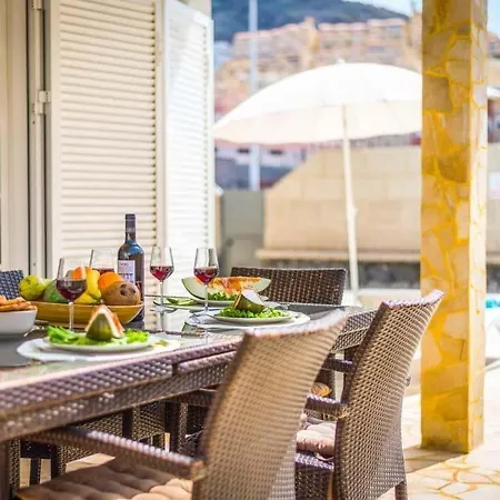 Playa De Fanabe Sleeps 6 Pool Air Con Wifi *